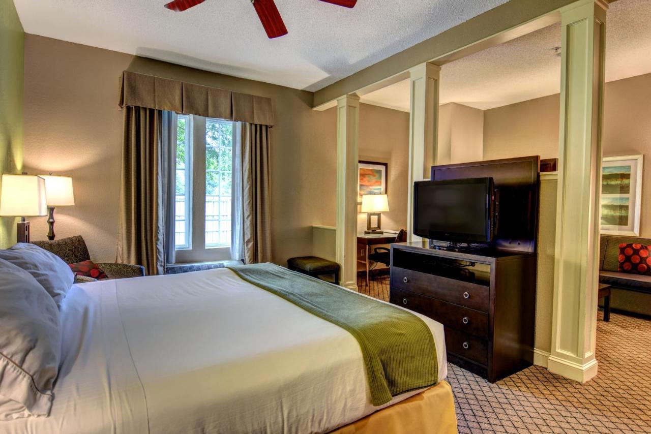Express & Wallace-hwy 41, An Ihg