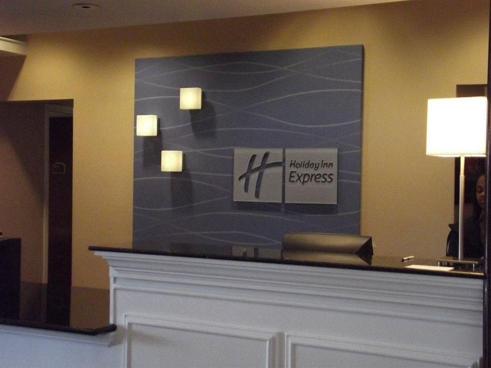 Hotel Express & Wallace-hwy 41, An Ihg
