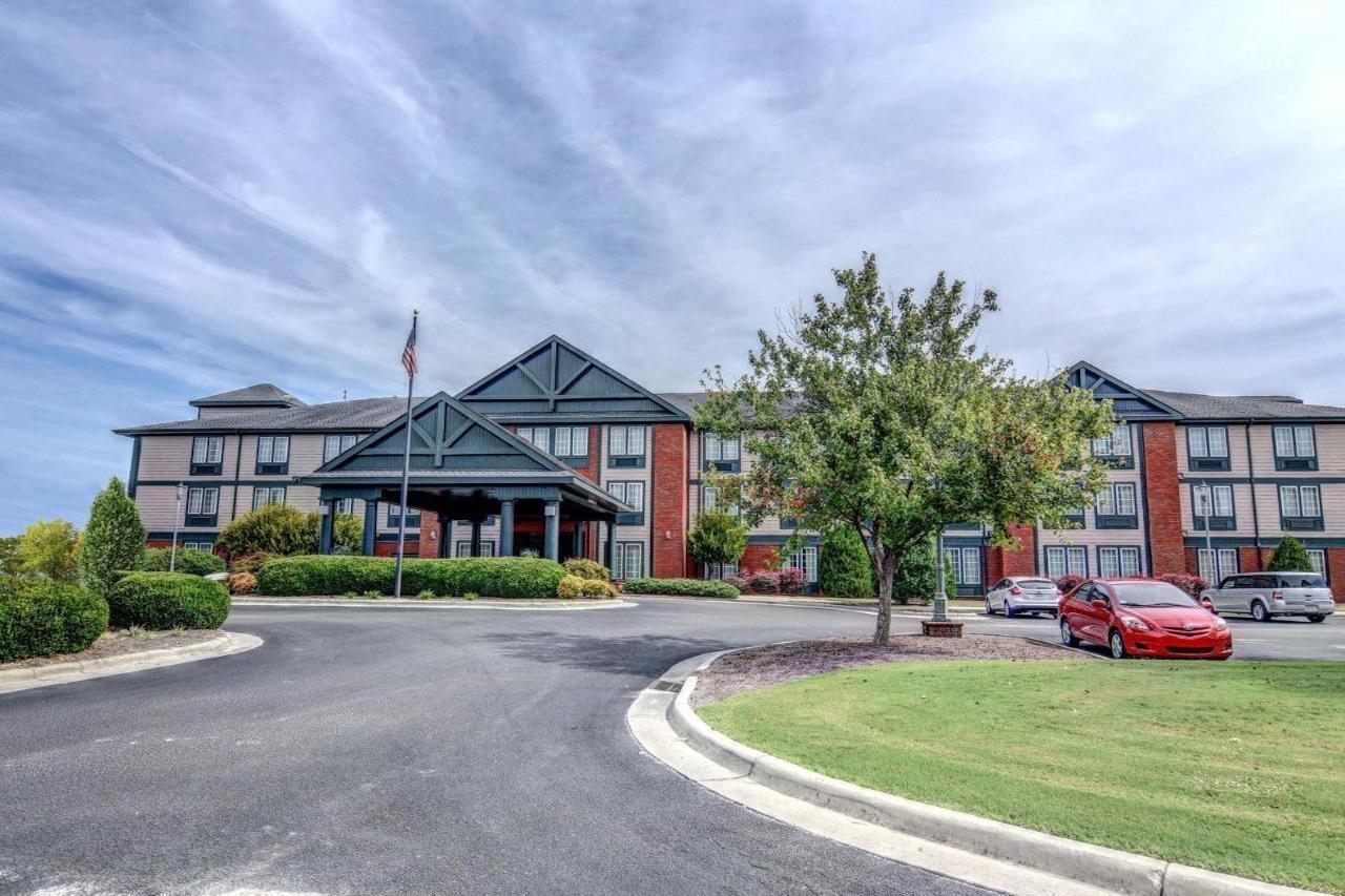 Express & Wallace-hwy 41, An Ihg 2*