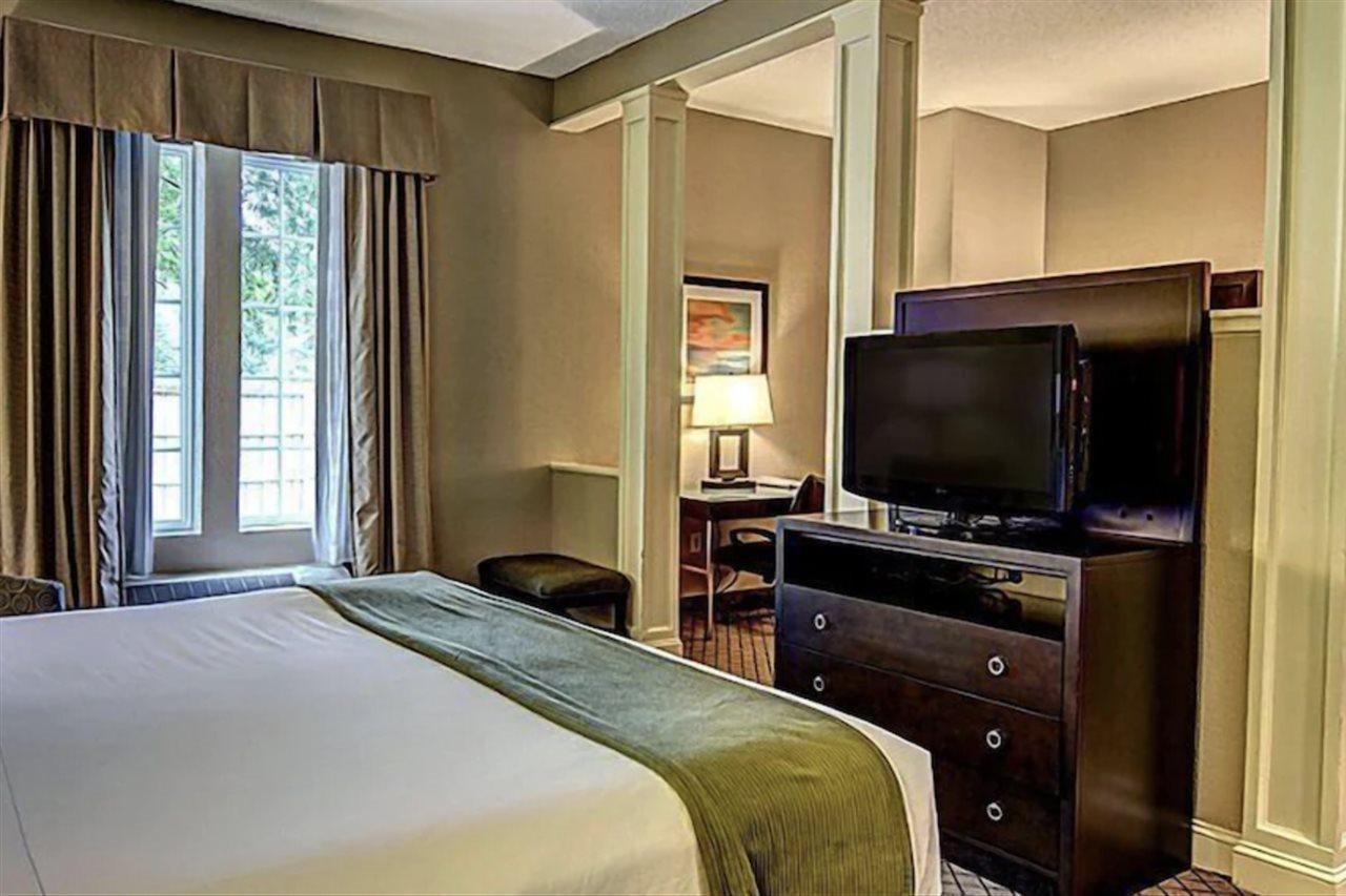 Hotel Express & Wallace-hwy 41, An Ihg 2*