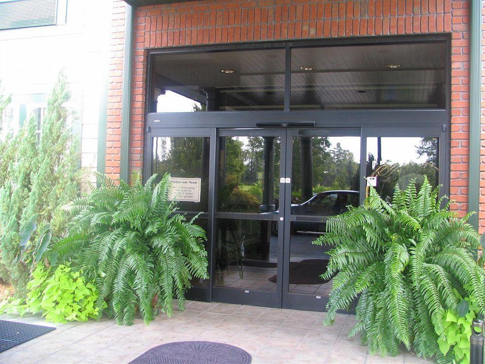 Hotel Express & Wallace-hwy 41, An Ihg Wallace