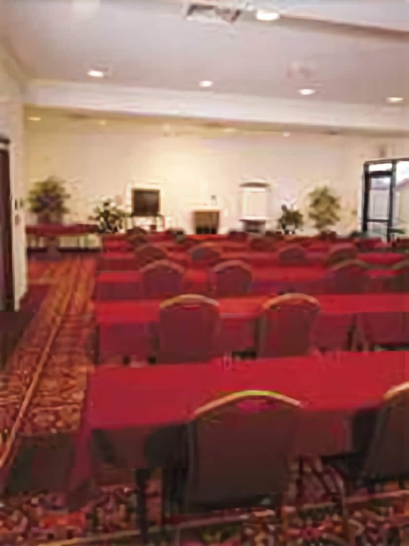 Hotel Express & Wallace-hwy 41, An Ihg